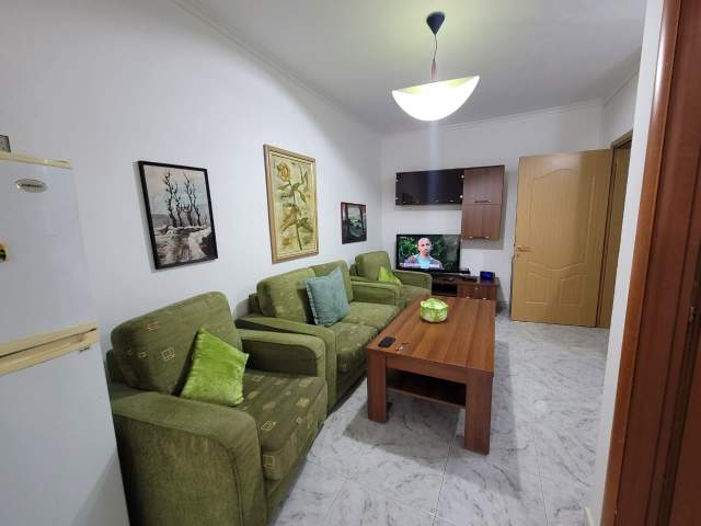 Tirane, jepet me qera apartament 1+1 Kati 2, 40 m² 350 Euro