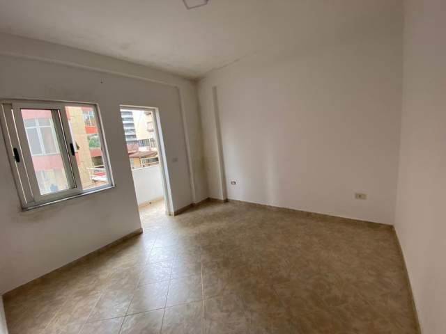 Tirane, shitet apartament 1+1 Kati 4, 62 m² 130.000 Euro (FAKULTETI EKONOMIK)