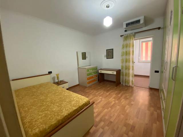 Tirane, jepet me qera apartament 2+1+BLK Kati 5, 120 m² 550 Euro (Rruga e Kosovareve)