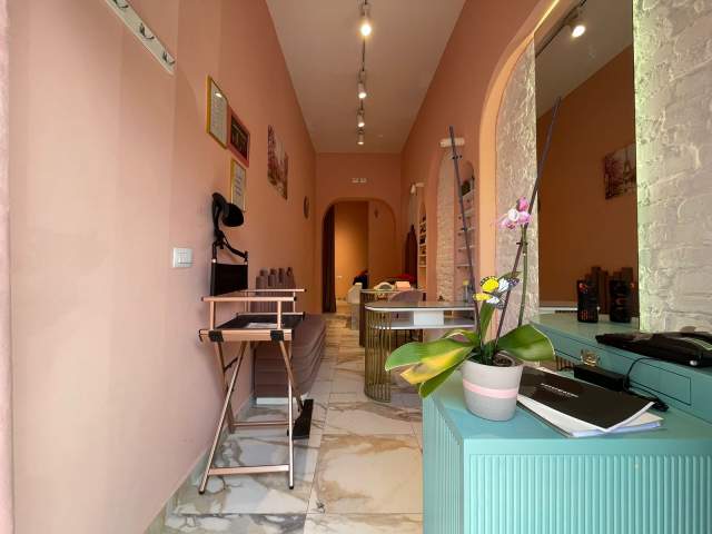 Tirane, jepet me qera ambjent biznesi Kati 0, 20 m² 400 Euro (Mine Peza)