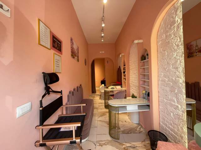 Tirane, jepet me qera ambjent biznesi Kati 0, 20 m² 400 Euro (Mine Peza)