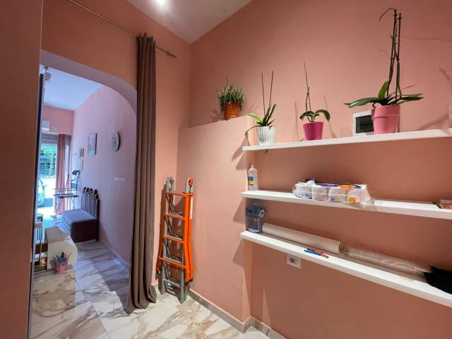 Tirane, jepet me qera ambjent biznesi Kati 0, 20 m² 400 Euro (Mine Peza)
