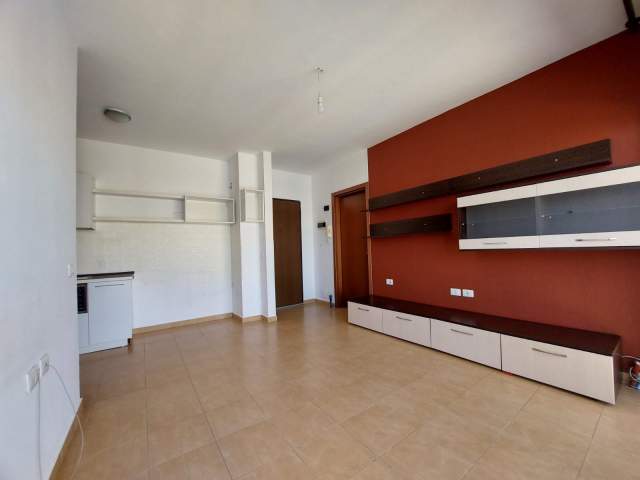 Tirane, shitet apartament 1+1 Kati 10, 50 m² 78.000 Euro (Ish fusha e aviacionit)
