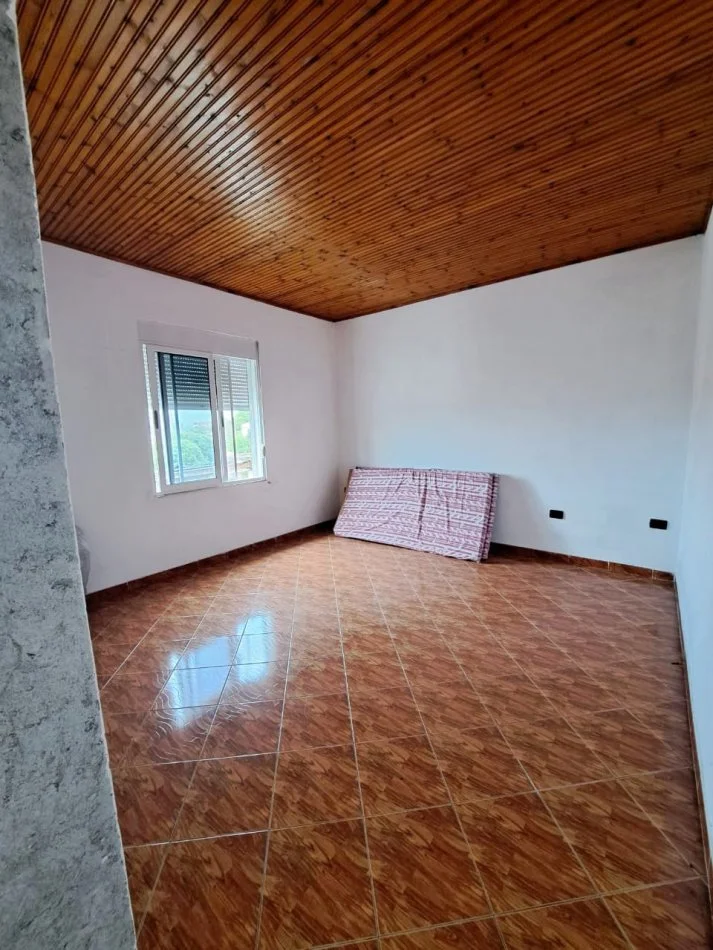 Kavaje, shitet shtepi 3+1+Aneks+Ballkon Kati 2, 262 m² 92.000 € (Lagjia "Sharre",Kavaje)