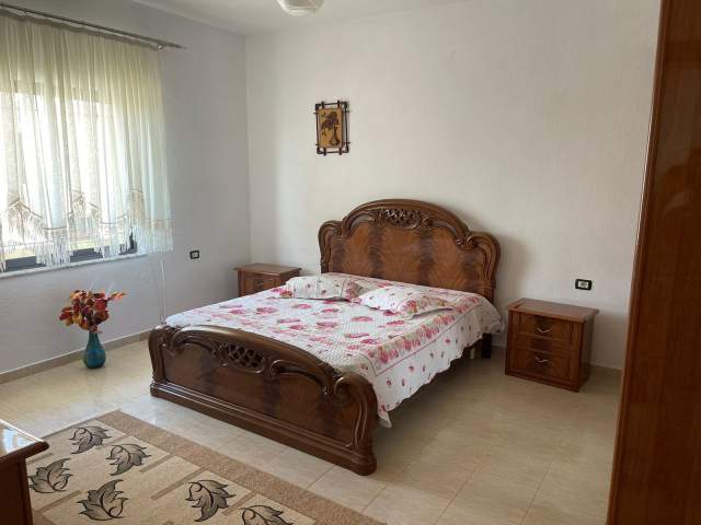 Tirane, jepet me qera Penthouse 2+1+A+BLK Kati 2, 100 m² 35.000 Leke (Zografet)