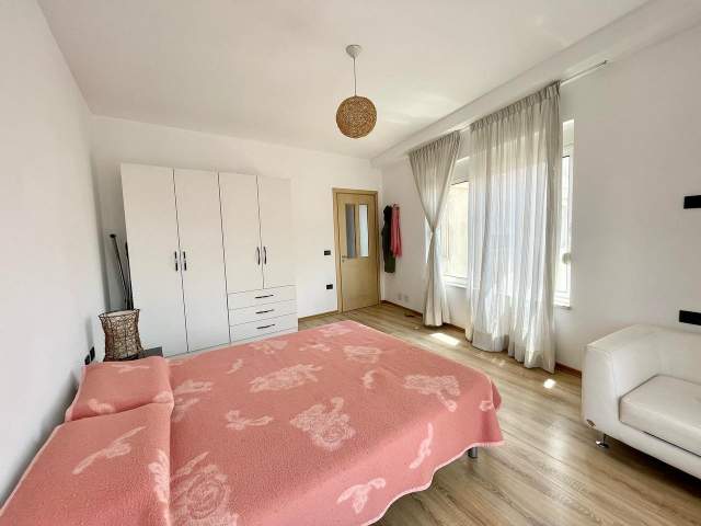 Tirane, jepet me qera apartament 2+1+BLK Kati 2, 80 m² 350 Euro (Rruga Bardhyl)