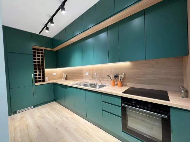 Tirane, jepet me qera apartament 2+1+BLK Kati 5, 110 m² 850 Euro (KOMUNA PARISIT)