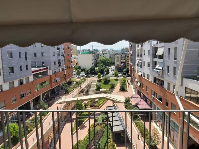 Tirane, jepet me qera apartament 2+1+BLK Kati 4, 1.009 m² 450 Euro (rruga e dibres)