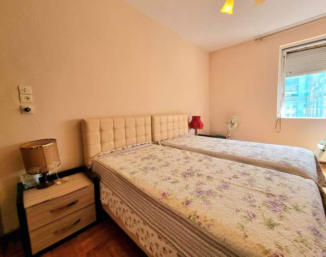 Tirane, jepet me qera apartament Kati 3, 400 Euro (Rruga e Barricadave)