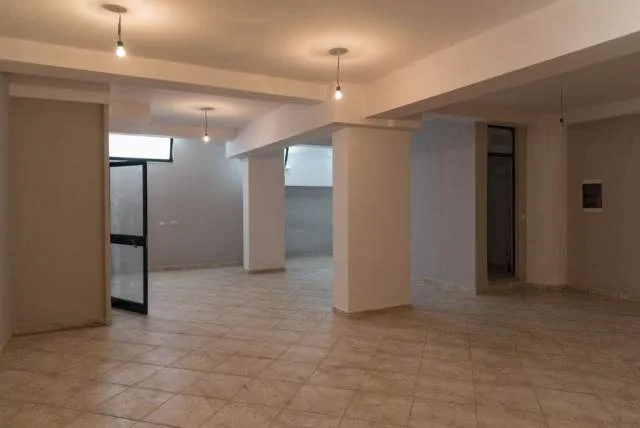 Tirane, shes ambjent biznesi Kati -1, 202 m² 169.000 Euro (frederik shiroka)