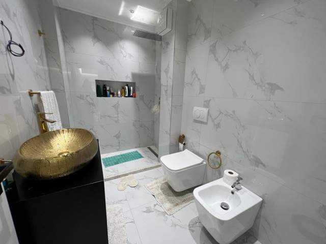 Tirane, jepet me qera apartament 3+1+BLK Kati 1, 140 m² 1.400 Euro (KOPSHTI ZOOLOGJIK)