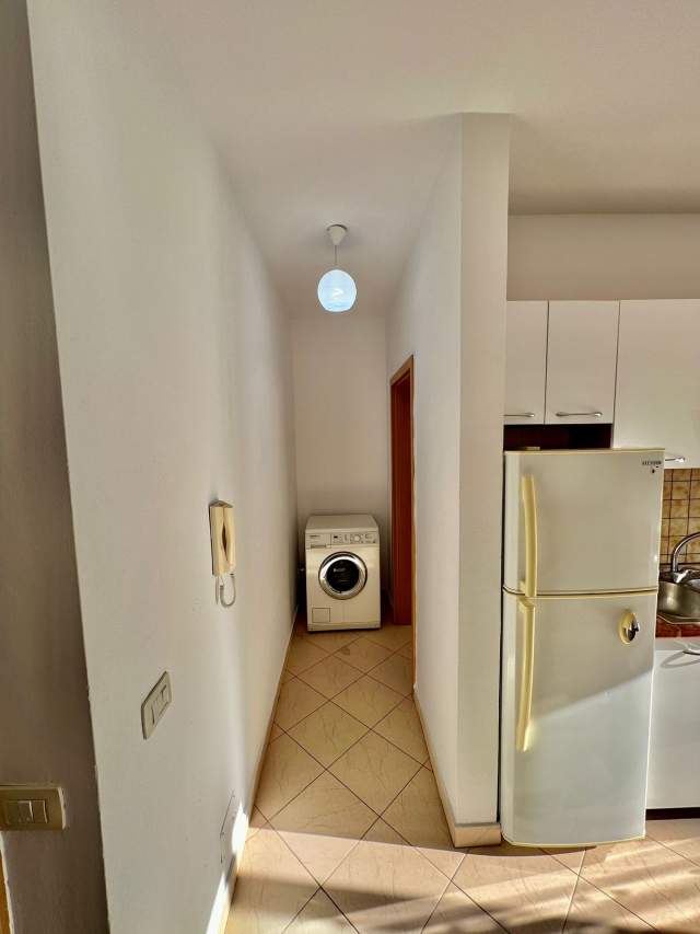 Tirane, jepet me qera apartament 1+1 Kati 7, 65 m² 400 Euro (Rruga e Kosovareve)