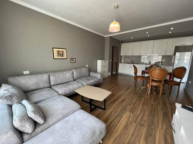 Tirane, jepet me qera apartament 1+1+BLK Kati 12, 75 m² 550 Euro (KOMUNA PARISIT)