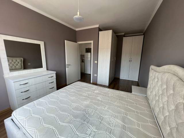 Tirane, jepet me qera apartament 1+1+BLK Kati 12, 75 m² 550 Euro (KOMUNA PARISIT)