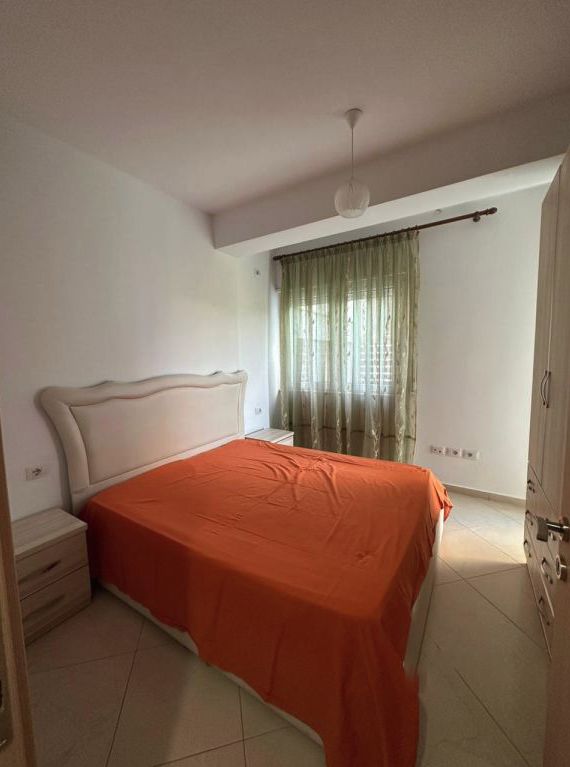 Tirane, ofert apartament 2+1 Kati 2, 90 m² 400 Euro (rruga kodra e diellit)