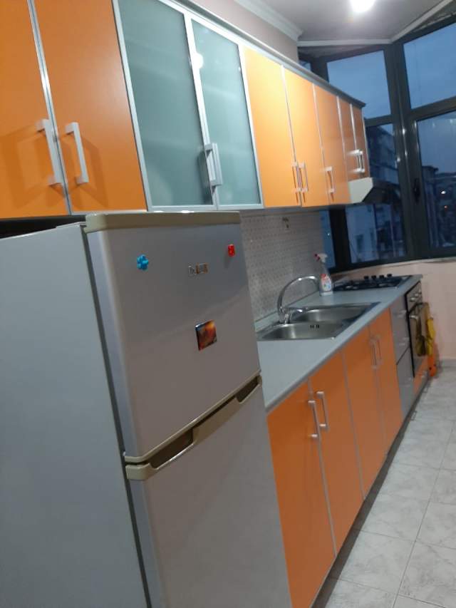 Tirane, jepet me qera apartament 2+1 Kati 2, 85 m² 480 Euro (Stadiumi Dinamo)