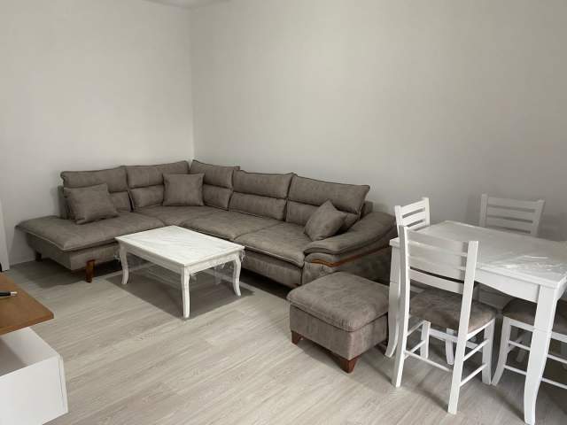 Tirane, jepet me qera apartament 2+1+BLK Kati 6, 90 m² 500 Euro (Rruga 5 Maji)