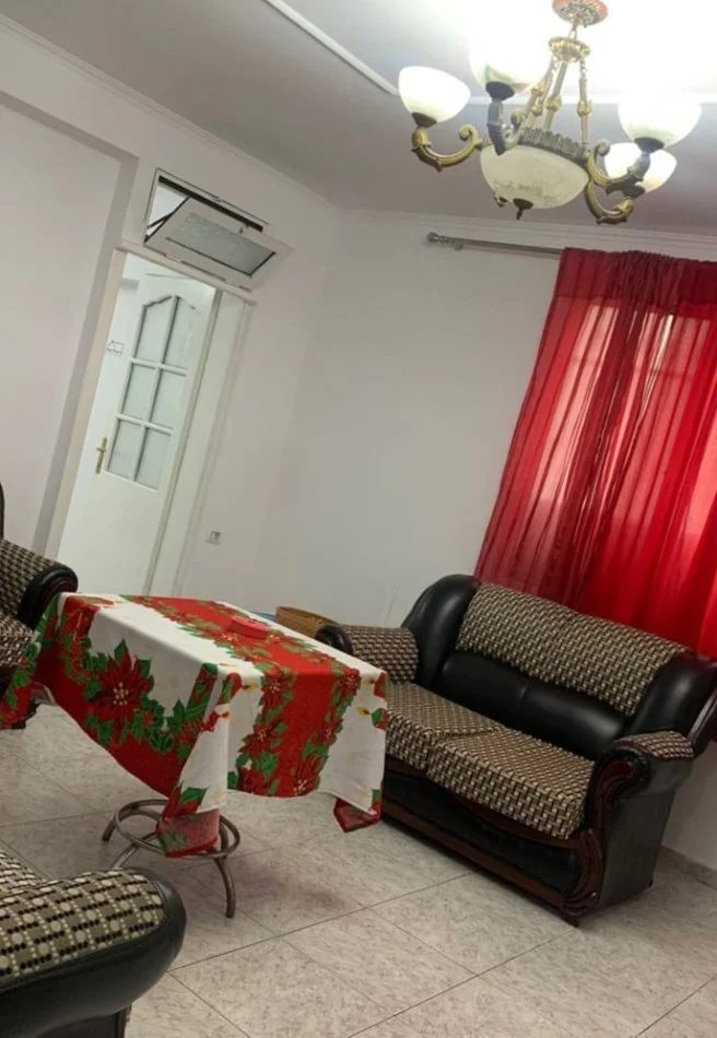 Tirane, jepet me qera apartament 2+1 Kati 1, 73 m² 300 € (Ali Demi)