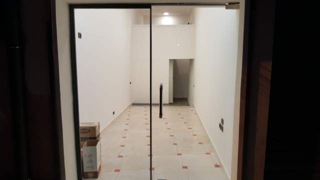 Durres, jepet me qera dyqan Kati 20, 30.000 Leke
