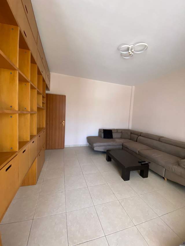 Tirane, jap me qera apartament 2+1+A+BLK Kati 7, 90 m² 40.000 Leke (Rruga Irfan Tomini)