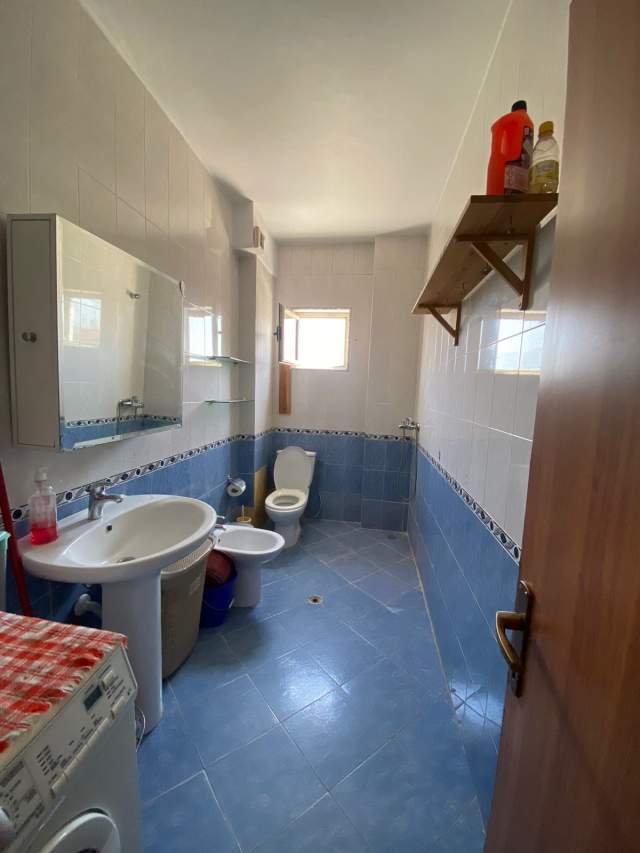 Tirane, jap me qera apartament 2+1+A+BLK Kati 7, 90 m² 40.000 Leke (Rruga Irfan Tomini)