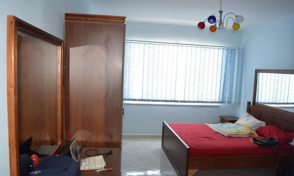 Tirane, jepet me qera apartament 3+1+Ballkon Kati 6, 146 m² 600 € (astir)