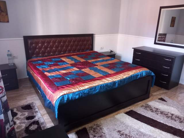 Tirane, jepet me qera apartament 70 m² 30.000 Leke (Rruga violeta Manushi)