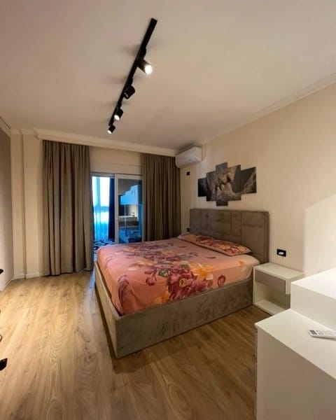 Tirane, shitet apartament 2+1 Kati 4, 90m² 120.000 Euro (Shkoze)