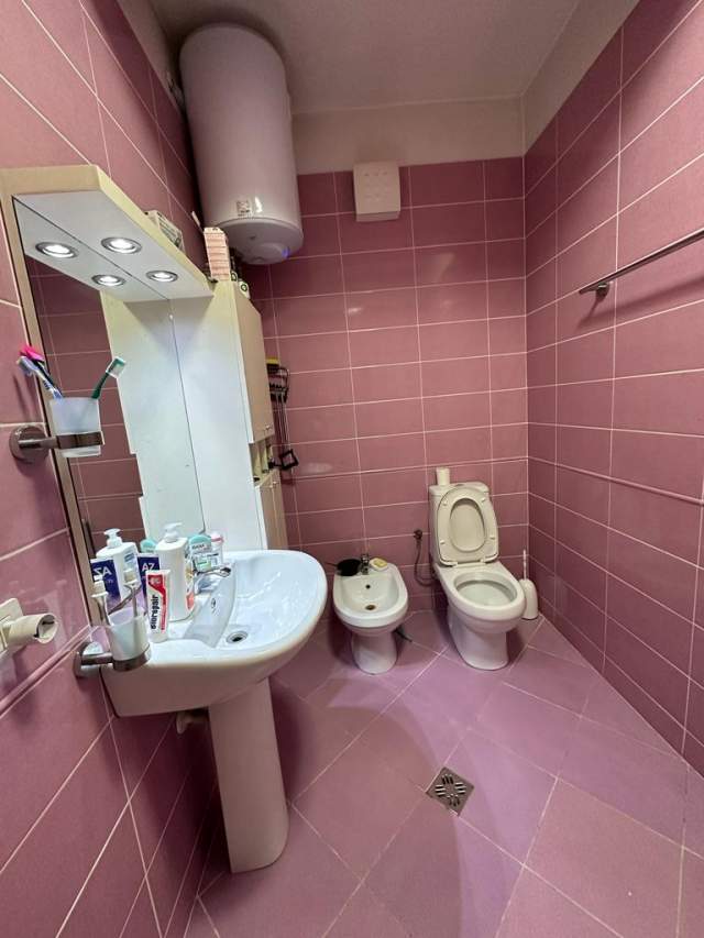 Tirane, jepet me qera apartament Kati 4, 70 m² 700 Euro (KOMUNA E PARISIT)