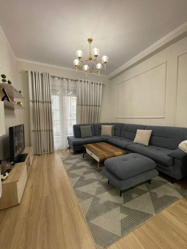 Tirane, shitet apartament Kati 3, 90 m² 180.000 Euro (21 dhjetori)