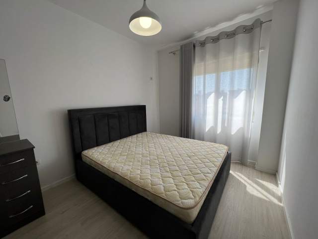 Tirane, jepet me qera apartament Kati 5, 120 m² 550 Euro (DON BOSKO)