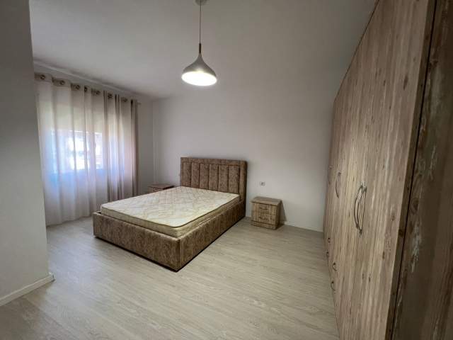 Tirane, jepet me qera apartament Kati 5, 120 m² 550 Euro (DON BOSKO)