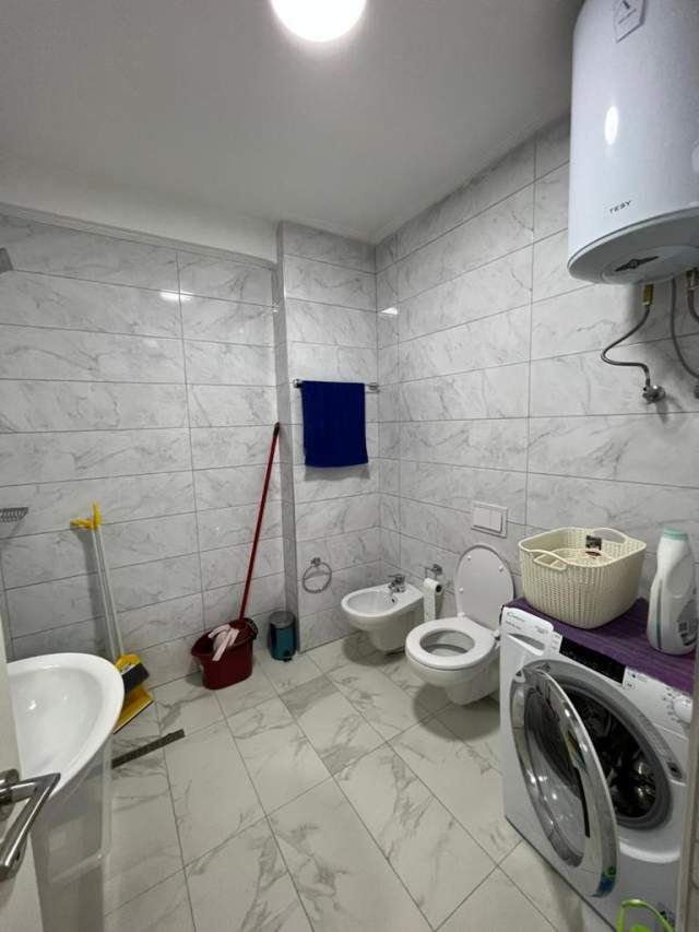 Tirane, jepet me qera apartament 2+1+BLK+ POST PARKIMI   Kati 3, 500 Euro (Rruga 5 MAJI , Vila L )