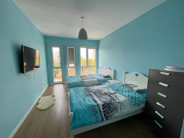 Tirane, jepet me qera apartament 2+1+BLK+ POST PARKIMI   Kati 3, 500 Euro (Rruga 5 MAJI , Vila L )