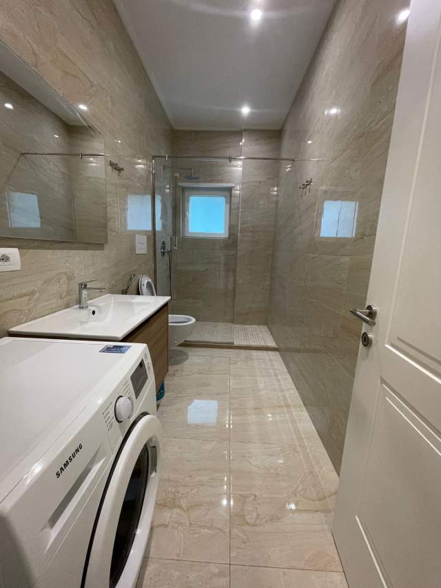 Tirane, jepet me qera apartament 2+1+BLK Kati 3, 110 m² 1.200 Euro (PRANE TEG)