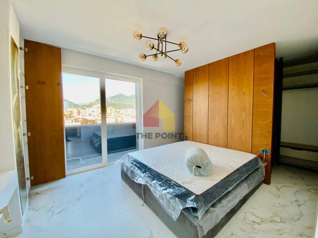 Tirane, jepet me qera apartament 3+1+BLK Kati 4, 122 m² 1.500 Euro (Ruga e Durresit)
