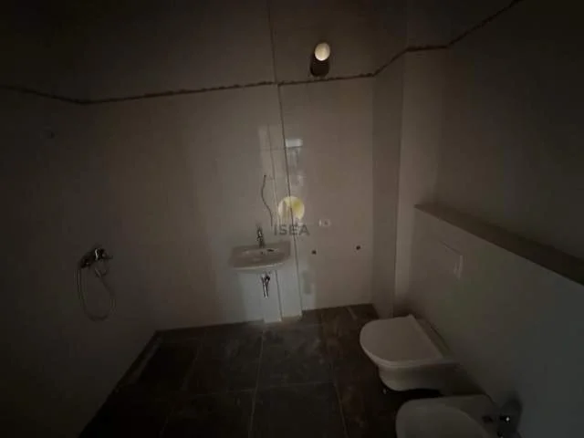 Tirane, shitet apartament 2+1+BLK Kati 8, 120 m² 162.000 Euro (ndodhet ne zonen e Spitaleve prane Pediatrise)