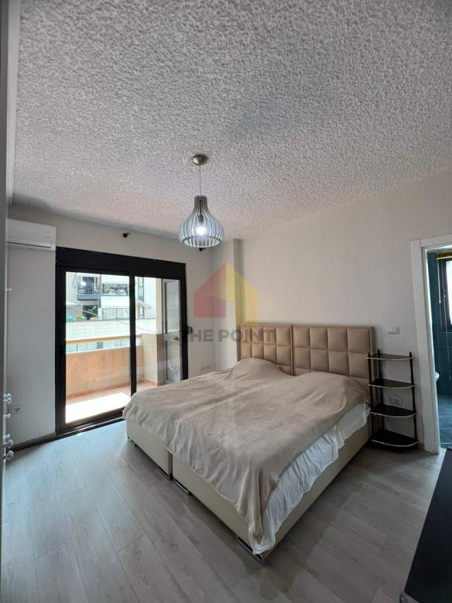 Tirane, jepet me qera apartament 3+1+BLK Kati 3, 100 m² 800 Euro (Rruga e Kosovareve)