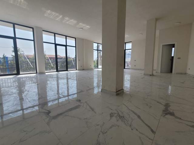 Tirane, jepet me qera ambjent biznesi Kati 1, 140 m² 1.200 Euro (Sauk i ri)