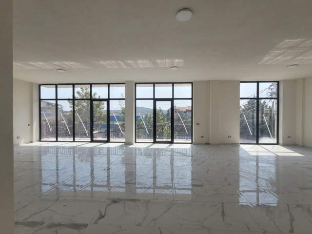 Tirane, jepet me qera ambjent biznesi Kati 1, 140 m² 1.200 Euro (Sauk i ri)