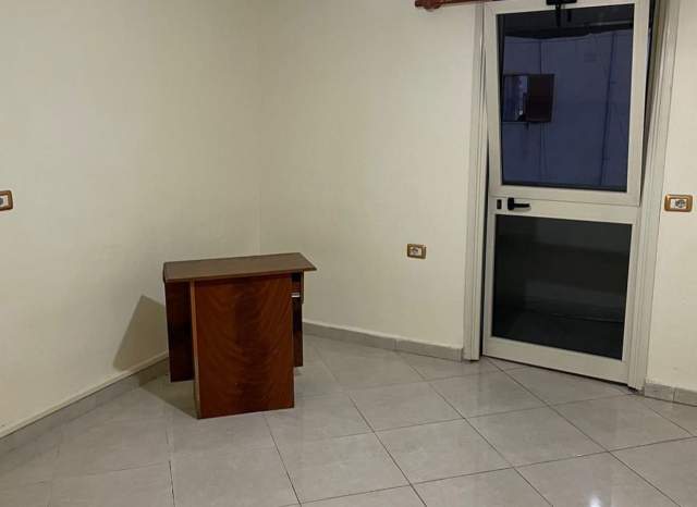 Tirane, jepet me qera apartament 2+1+A+BLK Kati 4, 100 m² 25000 Leke (tek shkolla e bashkuar)