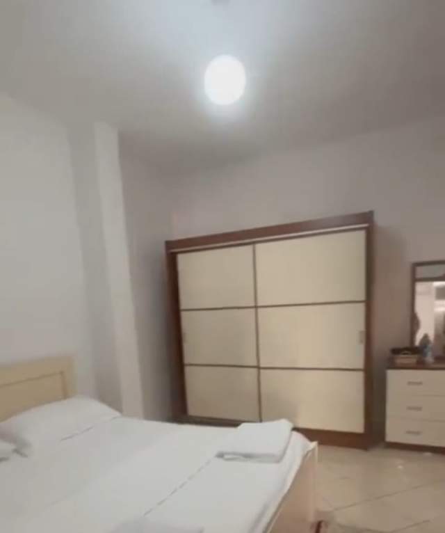 Tirane, jepet me qera apartament 1+1+BLK Kati 2, 60 m² 400 Euro (Rruga Abdurrahim Buza)