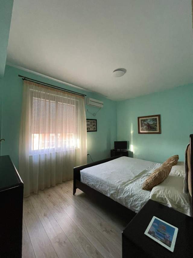 Tirane, shitet apartament 3+1+BLK Kati 3,  (Rruga Kavajes)