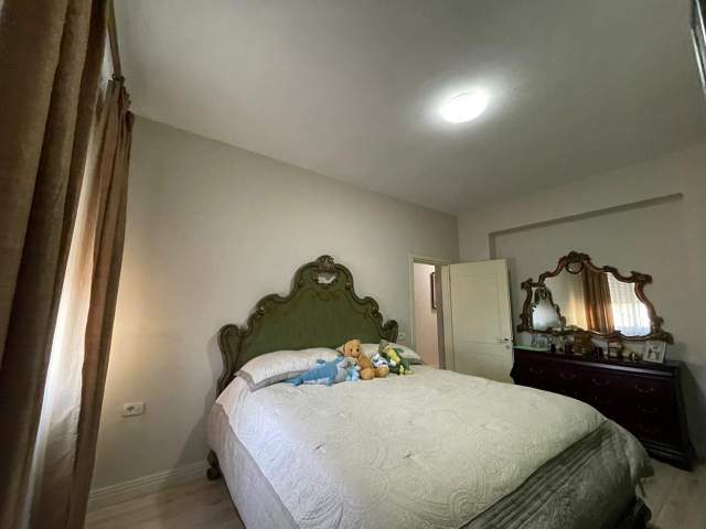 Tirane, shitet apartament 3+1+BLK Kati 3,  (Rruga Kavajes)