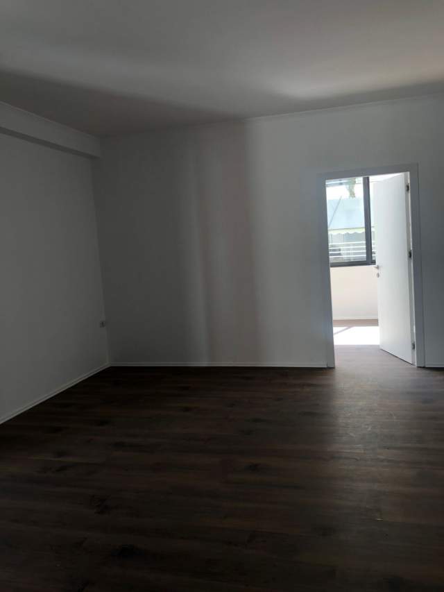 Tirane, shitet apartament 2+1+BLK Kati 1, 90 m² 130.000 Euro