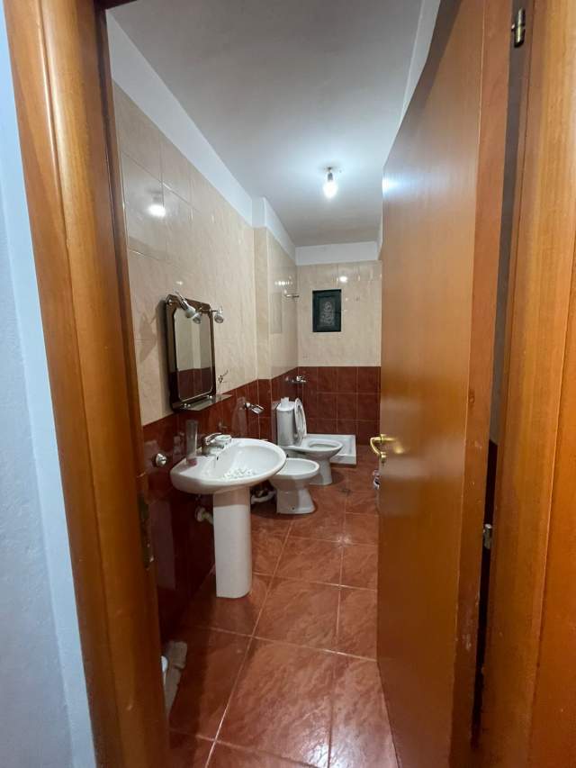 Tirane, jepet me qera Apartament 2+1+2+bllk 📍 Ish Stacioni Trenit, prane SPAK