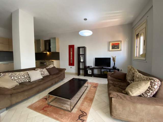 Tirane, jepet me qera apartament 2+1+BLK Kati 5, 102 m² 500 Euro (Don Bosko)