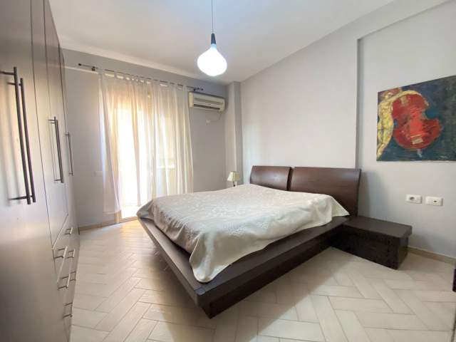 Tirane, jepet me qera apartament 2+1+BLK Kati 5, 102 m² 500 Euro (Don Bosko)