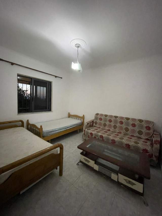Tirane, jepet me qera Hyrje ne vile 3 kateshe, 2+1 📍 Sanatorium