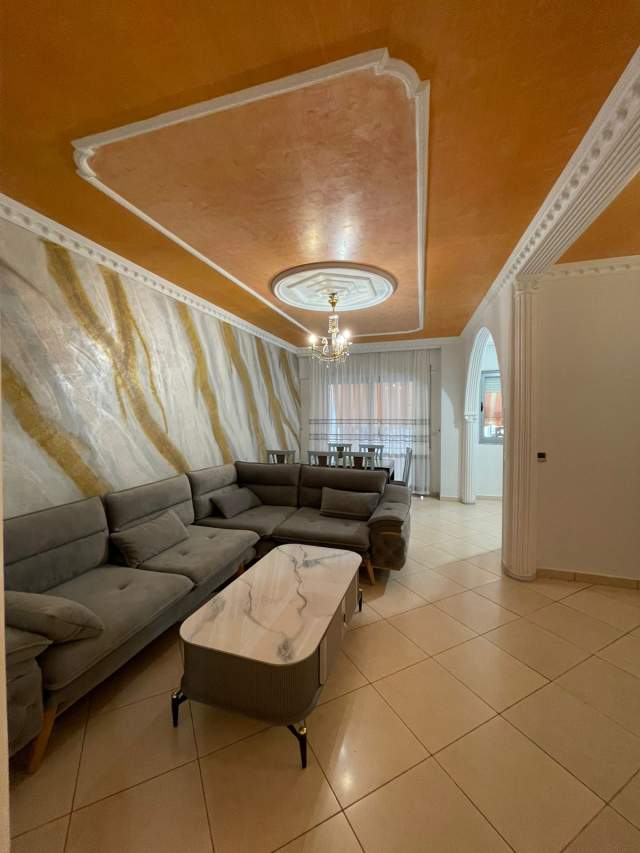 Tirane, jepet me qera apartament 2+1+BLK Kati 4, 113 m² 550 Euro (rruga hamdi sina)